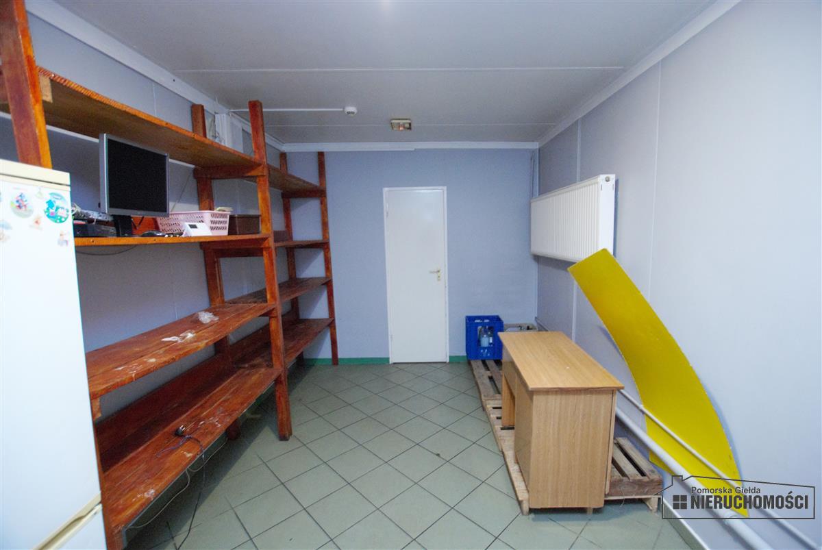 zaplecze o pow. ok. 14,5m2 