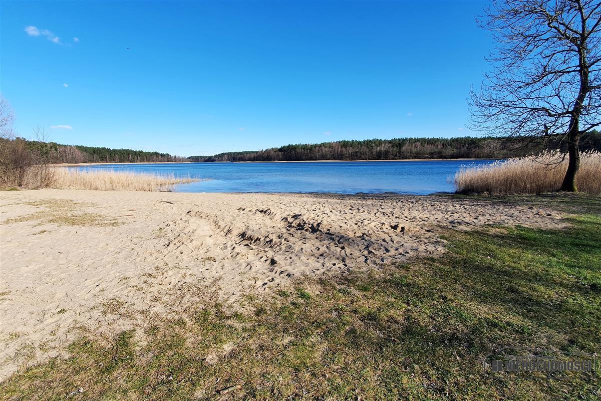 plaża nad jeziorem Spore